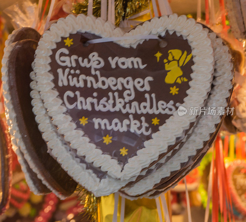 Gingerbread Heart Greeting from Christmas Market of Nuremberg german "Gruß vom Nuernberger Christkindlesmarkt"